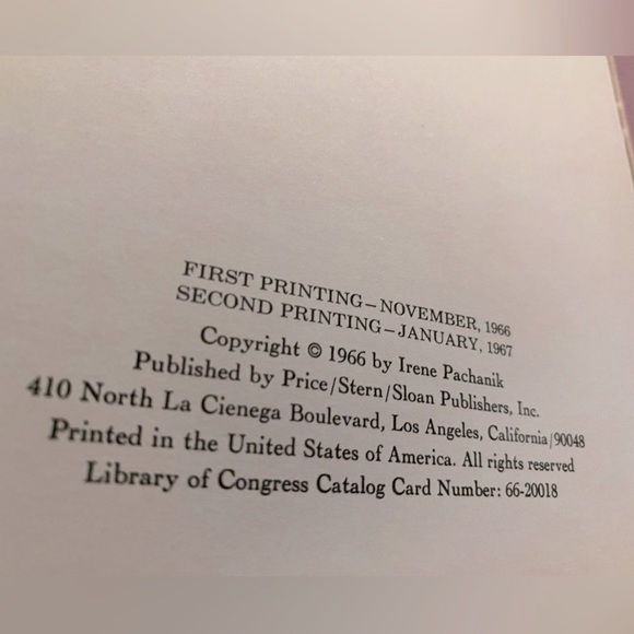 Vintage Book “Love is when you meet a man who doesn’t live with their mother” - Picture 5 of 14